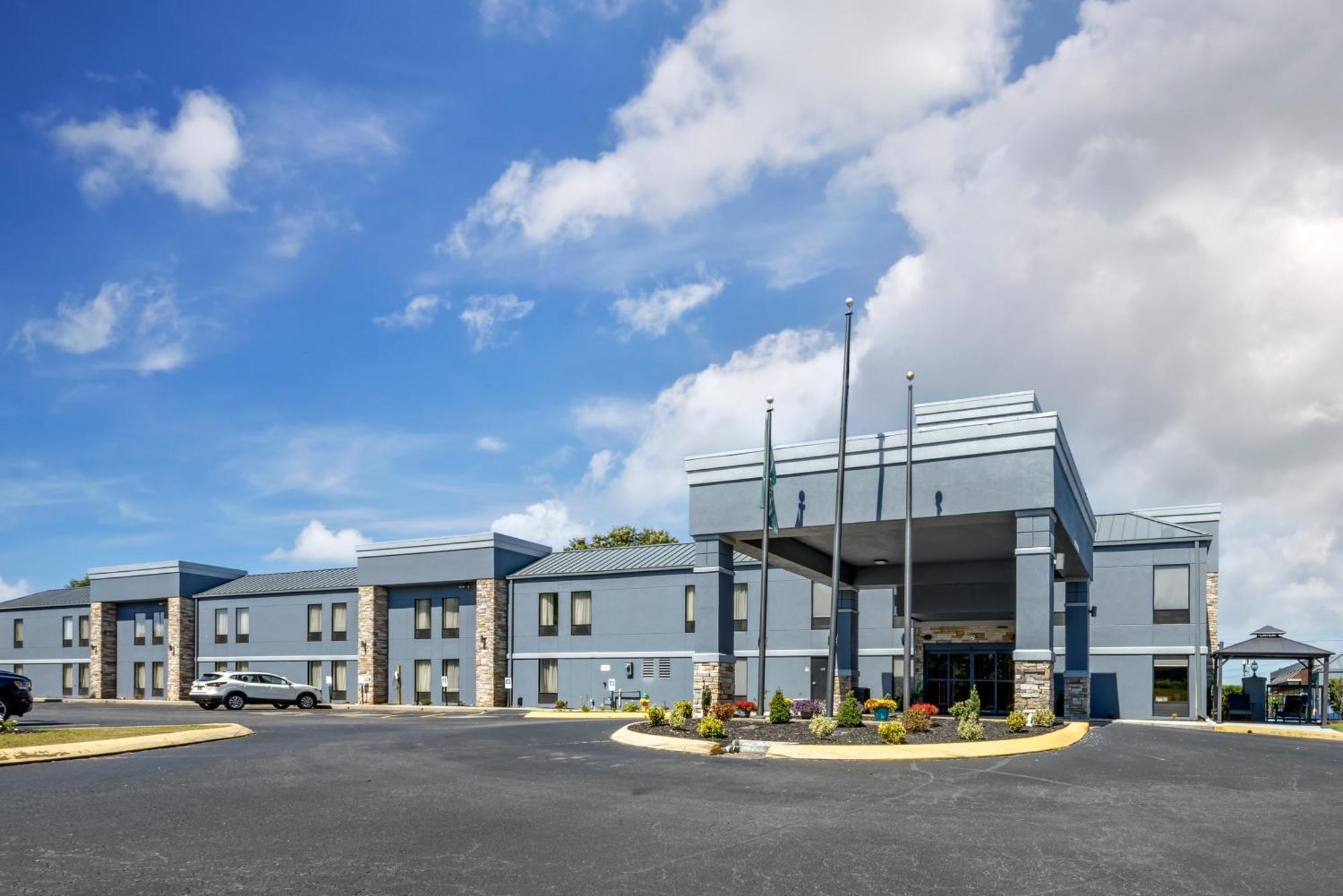 Quality Inn Clarksville - Exit 11 מראה חיצוני תמונה