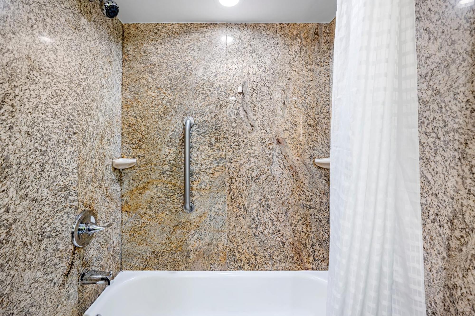 Quality Inn Clarksville - Exit 11 מראה חיצוני תמונה