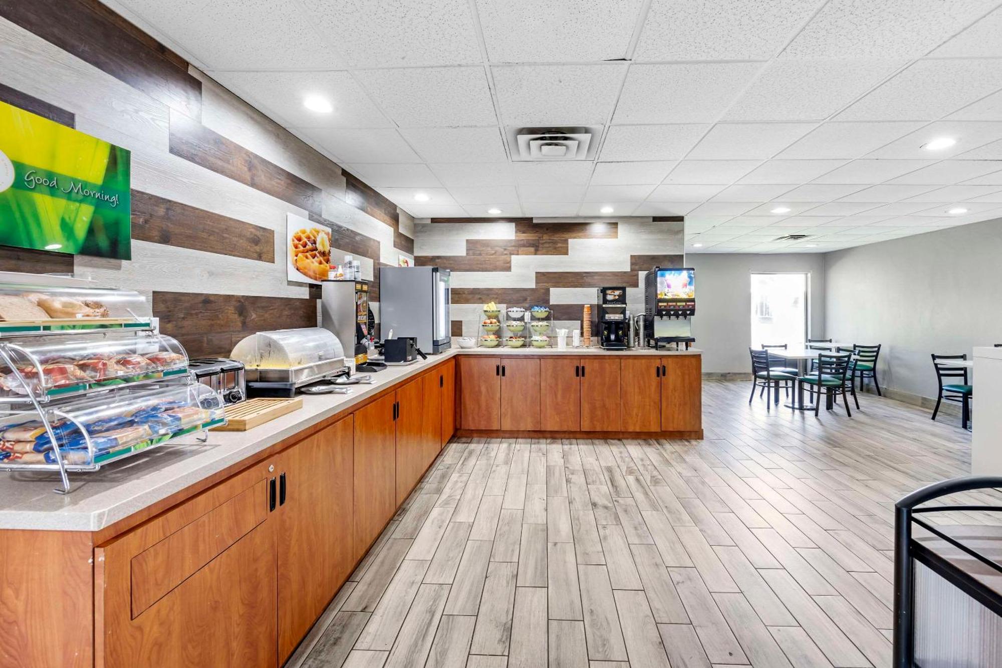 Quality Inn Clarksville - Exit 11 מראה חיצוני תמונה