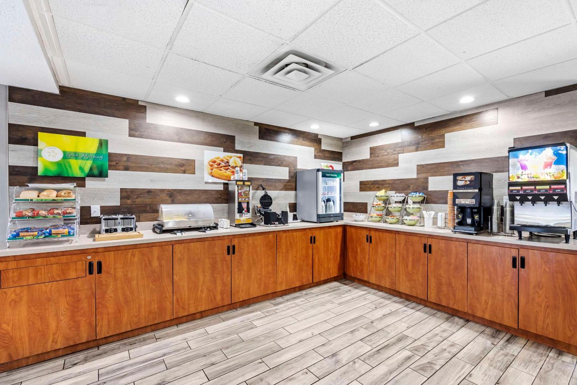Quality Inn Clarksville - Exit 11 מראה חיצוני תמונה