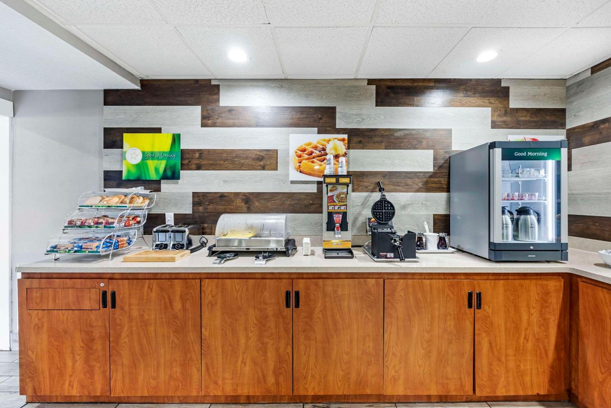 Quality Inn Clarksville - Exit 11 מראה חיצוני תמונה